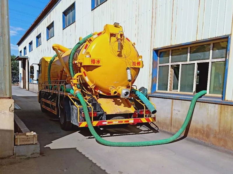 富阳厂区化粪池清理